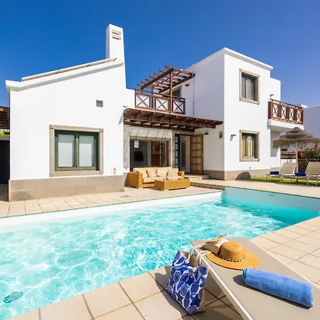 Isadora Villa